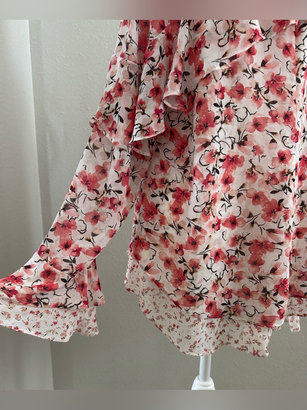 White House Black Market women’s floral romantic blouse long sleeve size 14 - Picture 7 of 10